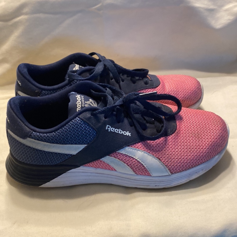 Size 9.5 Reebok Royal EC Ride - Picture 2 of 7